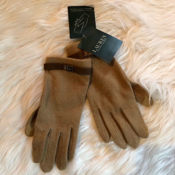 Ralph Lauren Accessories - NWT Ralph Lauren Taupe Tech Gloves